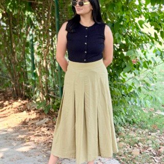 Green pleatique skirt