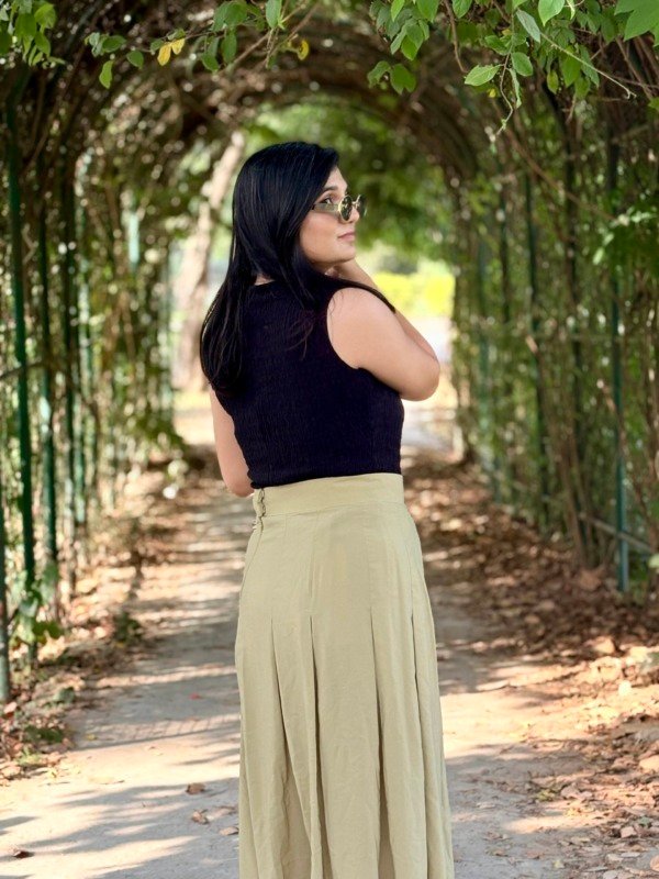 Green pleatique skirt